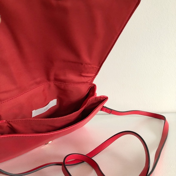 Red Purse 👛 - Picture 3 of 6